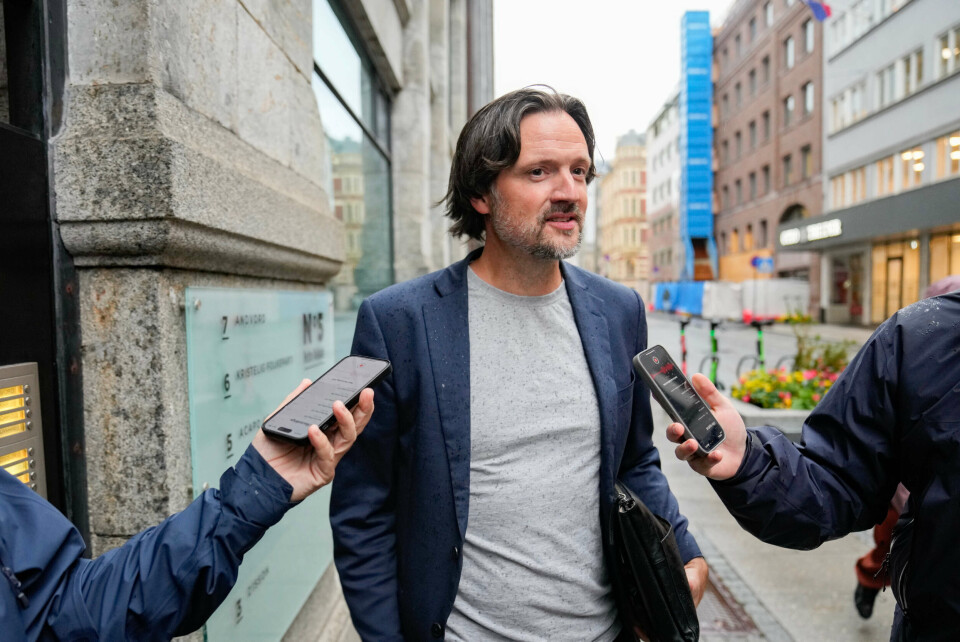 KRISEMØTE I KRF: Dag Inge Ulstein snakker med pressen rett før krisemøtet torsdag som ledet til Olaug Bollestads avgang.
