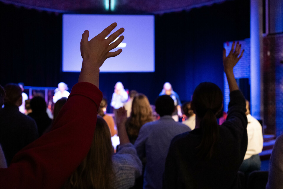 AVHENGIGHET: Hvorfor reagerer vi på avhengigheter i menigheten? spør Arnstein Fedøy.