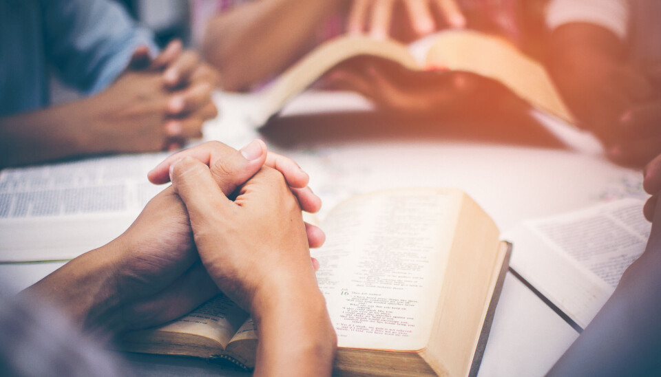 SAMME FAMILIE: De har mye i bagasjen som er fremmed for oss. De er utlendinger. Men vi har det viktigste felles med dem: Troen på Jesus, skriver Egil Sjaastad.