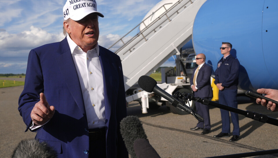 President Donald Trump på flyplassen i Morristown i New Jersey søndag.