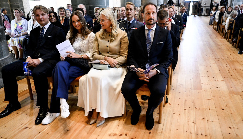 Kronprinsfamilien er på plass.