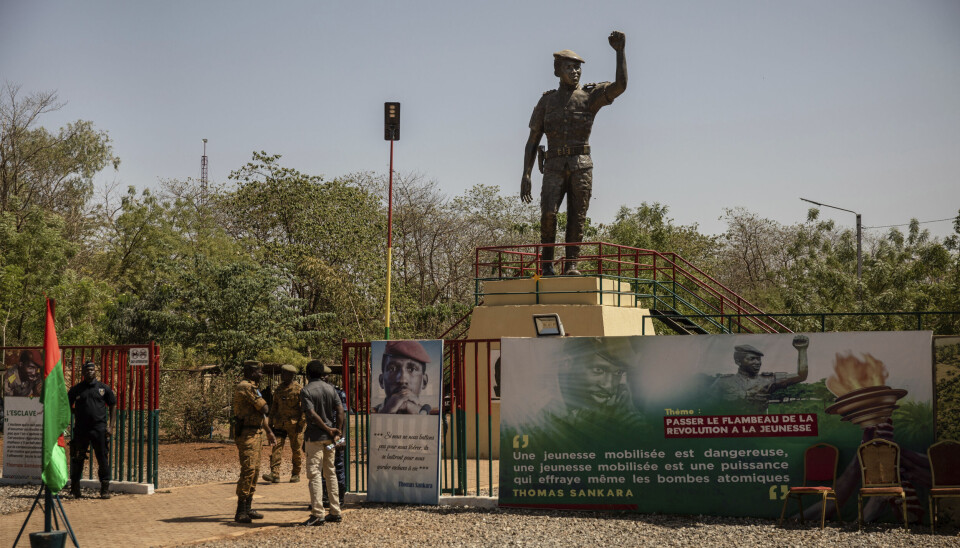Bildet viser soldater i Ouagadougou, Burkina Faso.