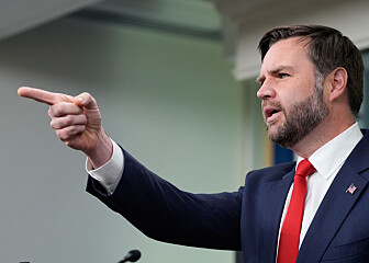 J.D. Vance maner kristne til bønn