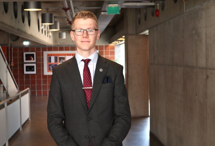 Vil fjerne retten til familiegjen-forening og kreve «verditest» for statsborgerskap
