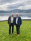 Svein-Ottar Sandal og Per Sævik med Nordfjorden i bakgrunnen.